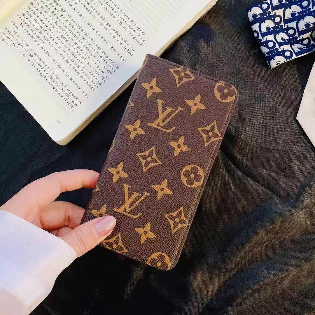 vuitton iphone15 proカバールイビトンビジネス風